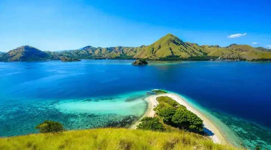 padar island komodo