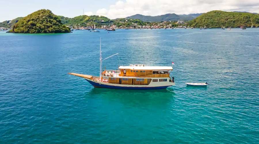 padar island komodo