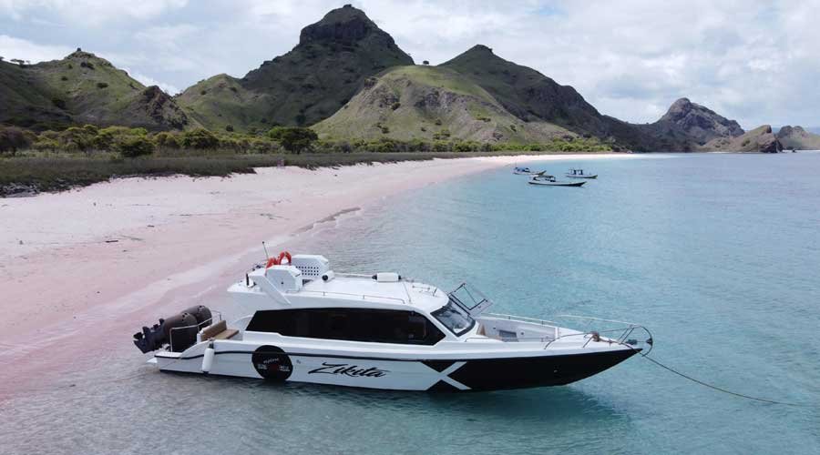 padar island komodo